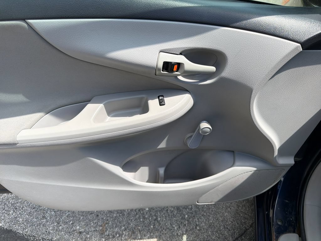 Used 2011 Toyota Corolla FWD image 11