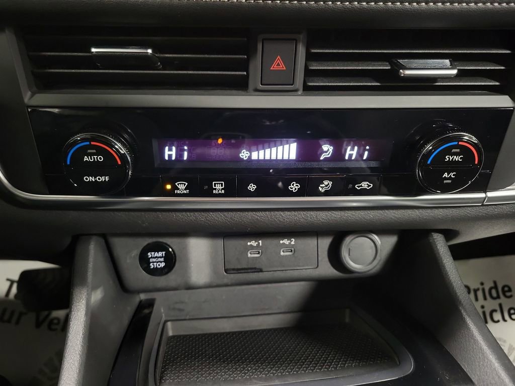 Used 2025 Nissan Rogue SV image 18