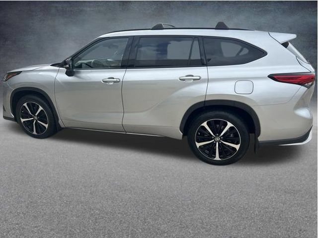 Used 2021 Toyota Highlander XSE FWD image 27