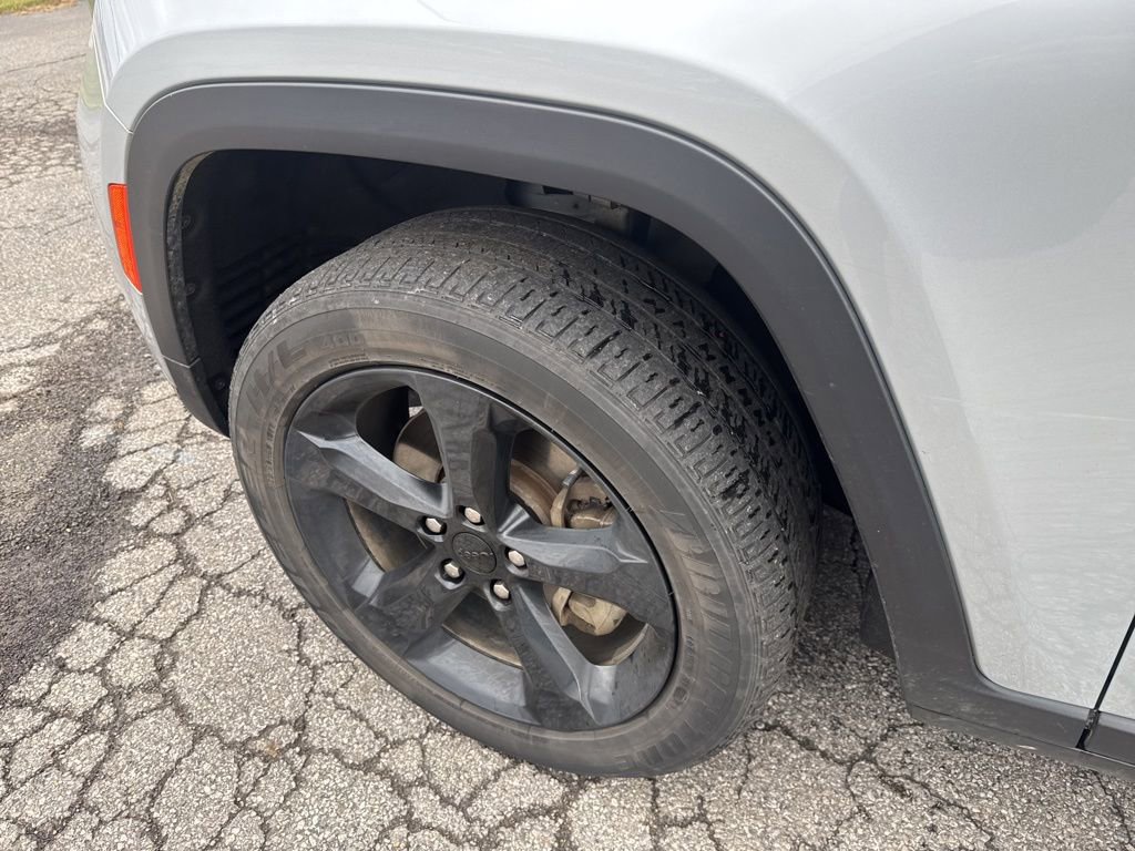 Used 2024 Jeep Grand Cherokee L Altitude image 26