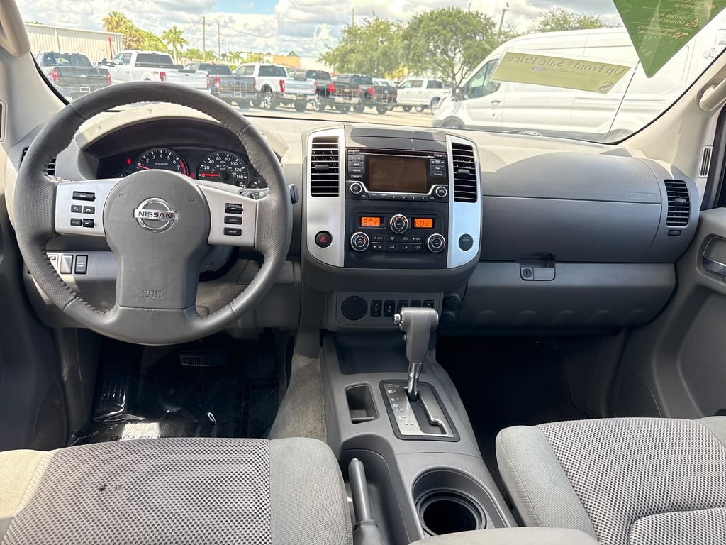 Used 2016 Nissan Frontier SV w/ SV Value Truck Package RWD image 6