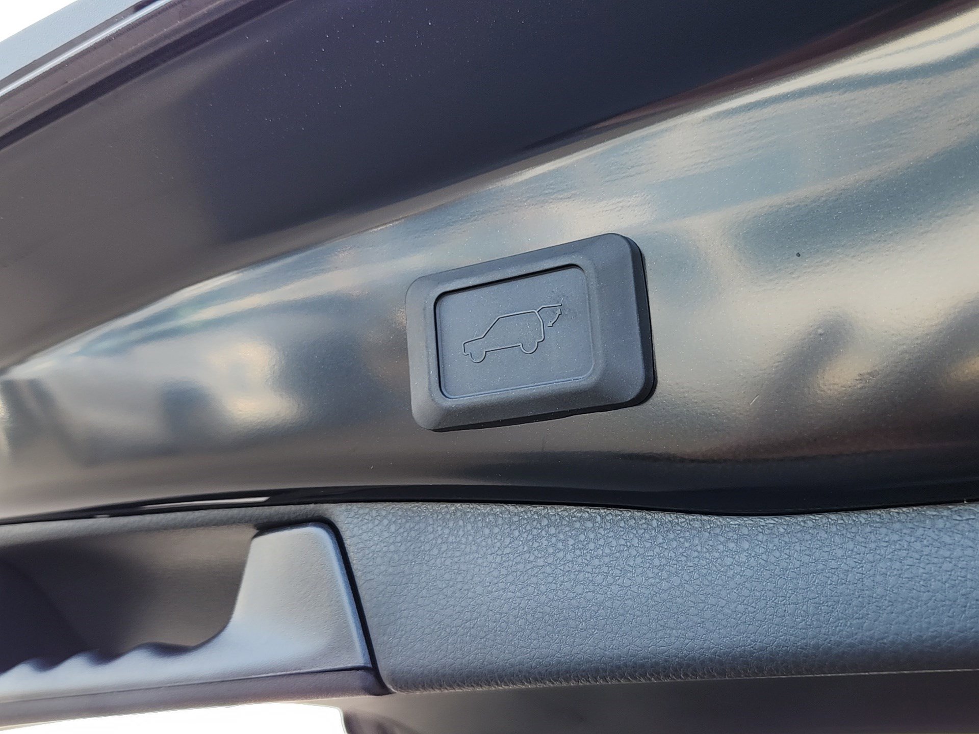 New 2025 Toyota RAV4 XLE image 30