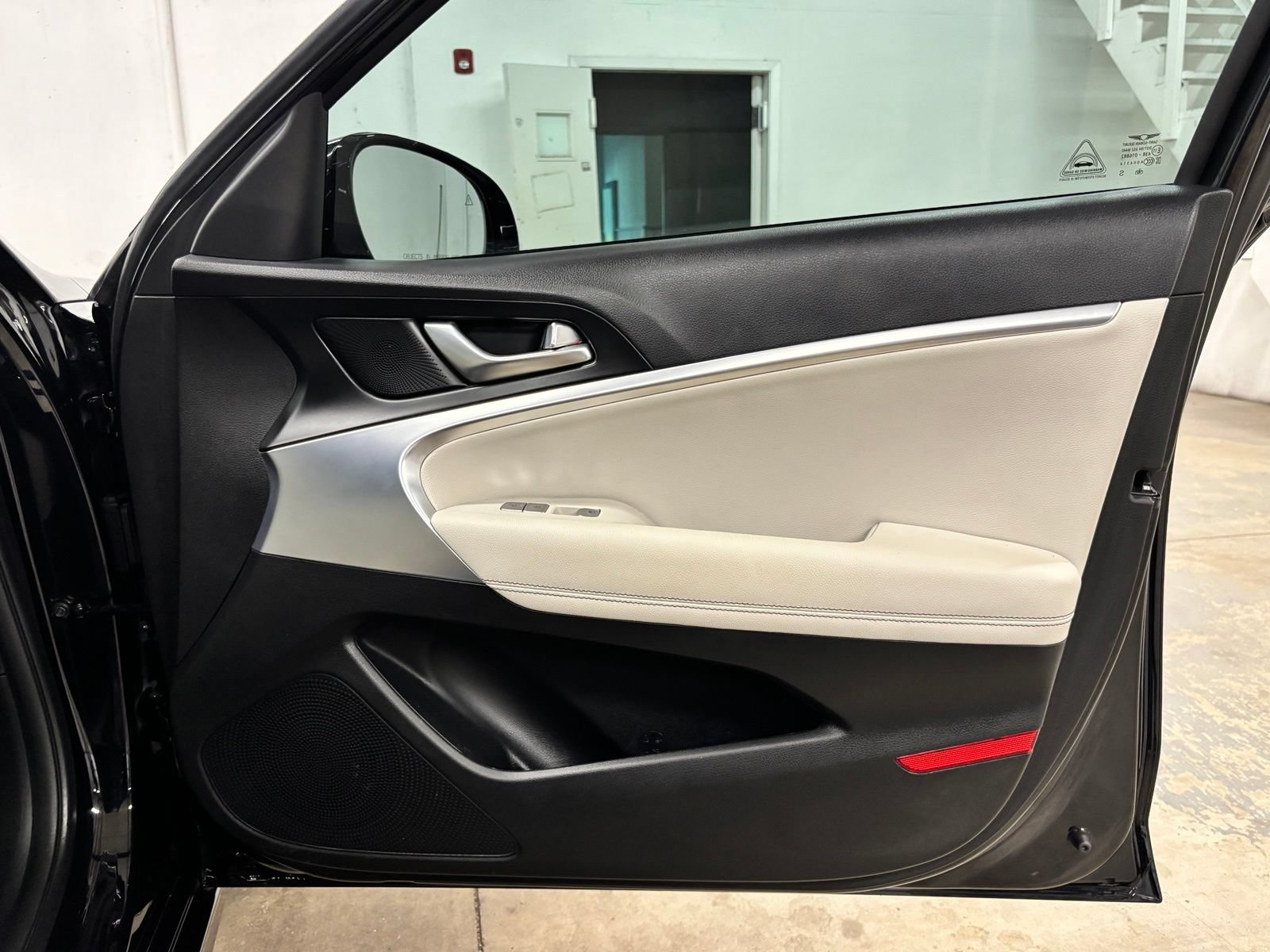 Used 2024 Genesis G70 2.5T RWD image 23