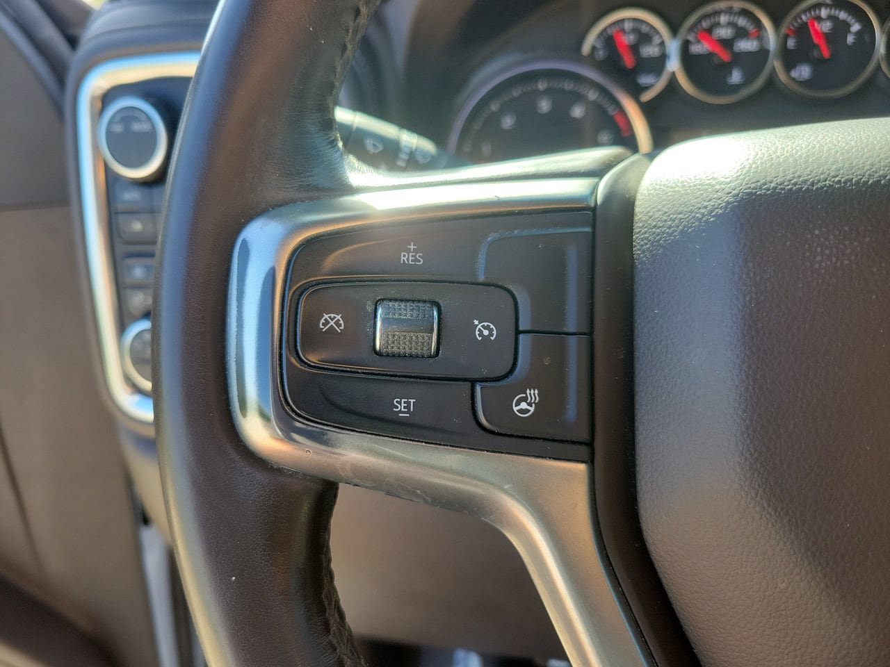 Certified 2022 Chevrolet Silverado 2500 LTZ w/ LTZ Plus Package AWD/4WD image 19