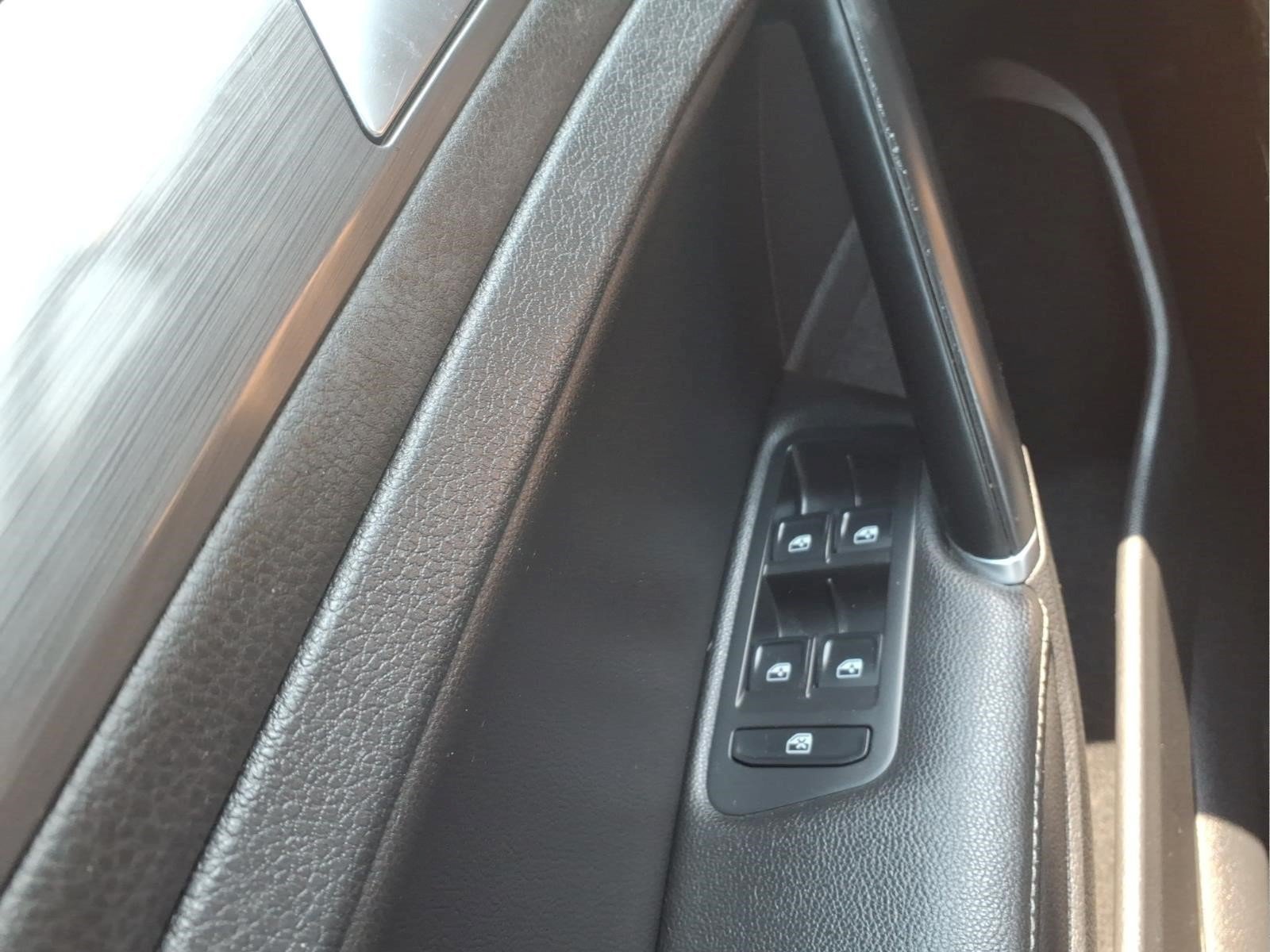 Used 2019 Volkswagen Golf SE FWD image 24