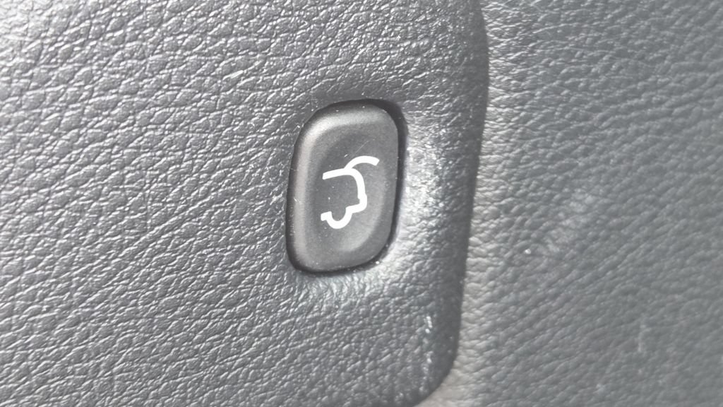 Used 2018 Jeep Grand Cherokee Altitude AWD/4WD image 34