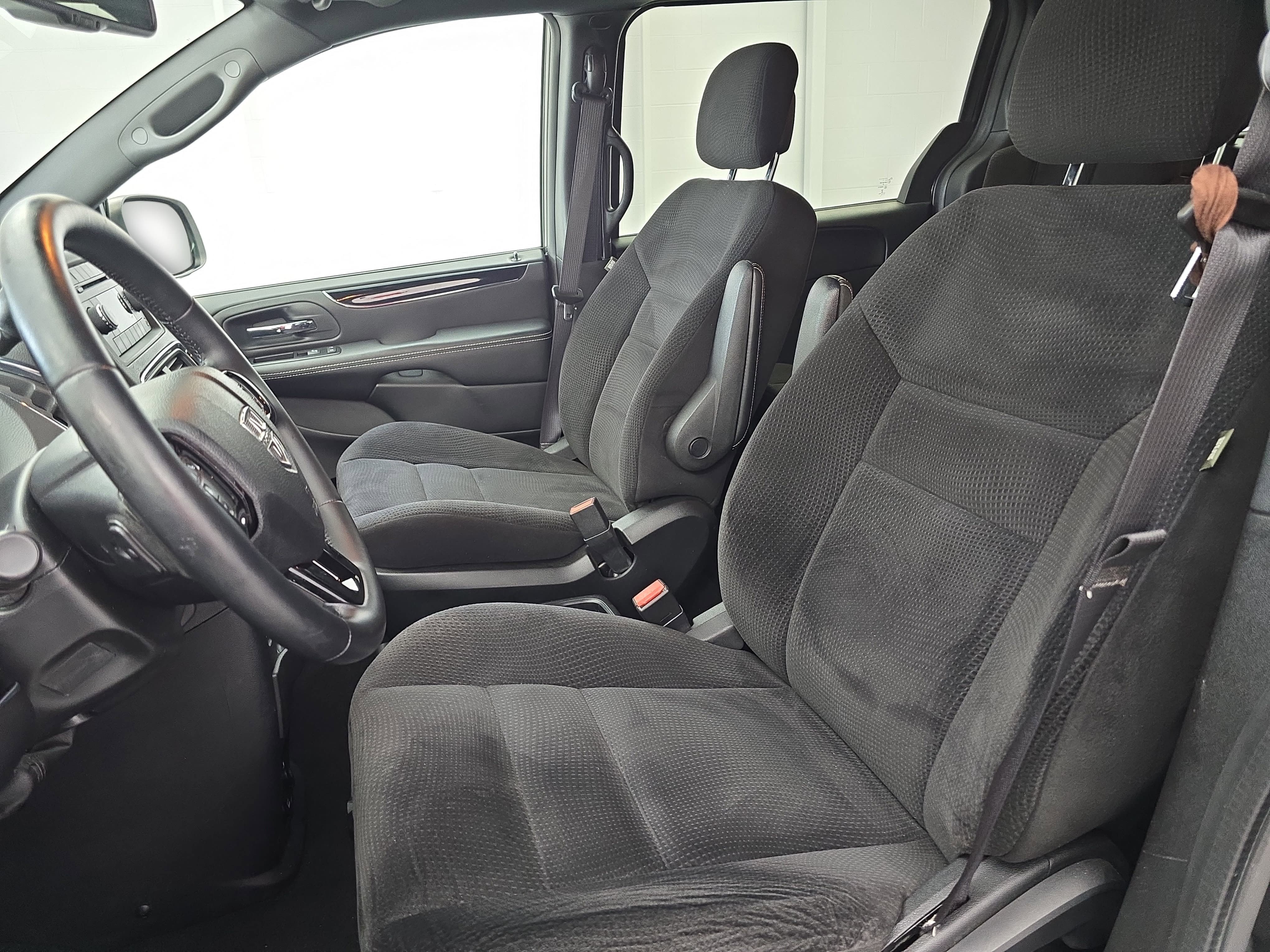 Used 2014 Dodge Grand Caravan SE FWD image 15