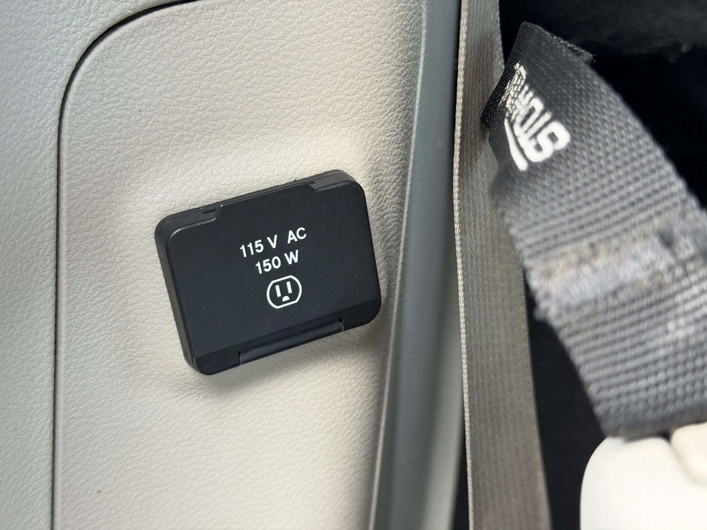 Used 2017 Chrysler Pacifica Touring-L Plus w/ Tire & Wheel Group image 22