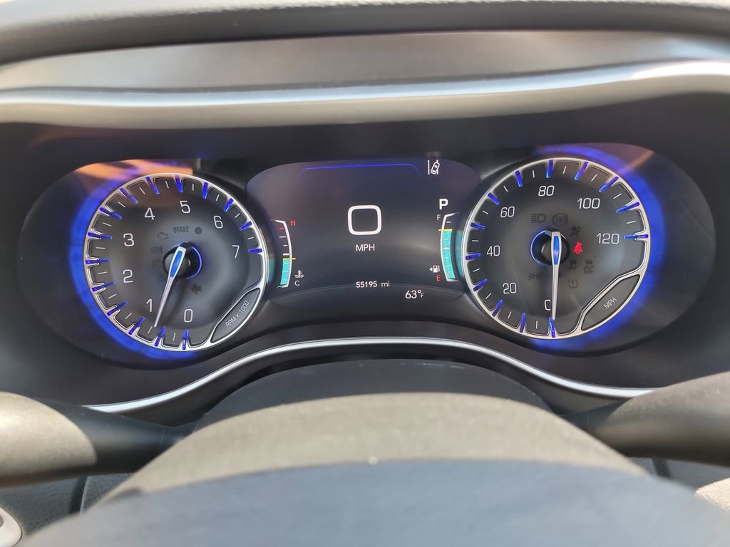 Used 2024 Chrysler Pacifica Touring-L FWD image 34