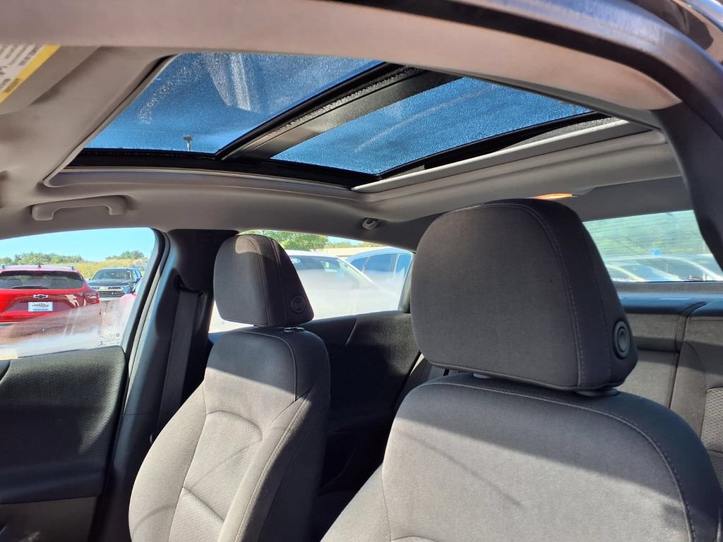 Used 2018 Chevrolet Malibu LT FWD image 13