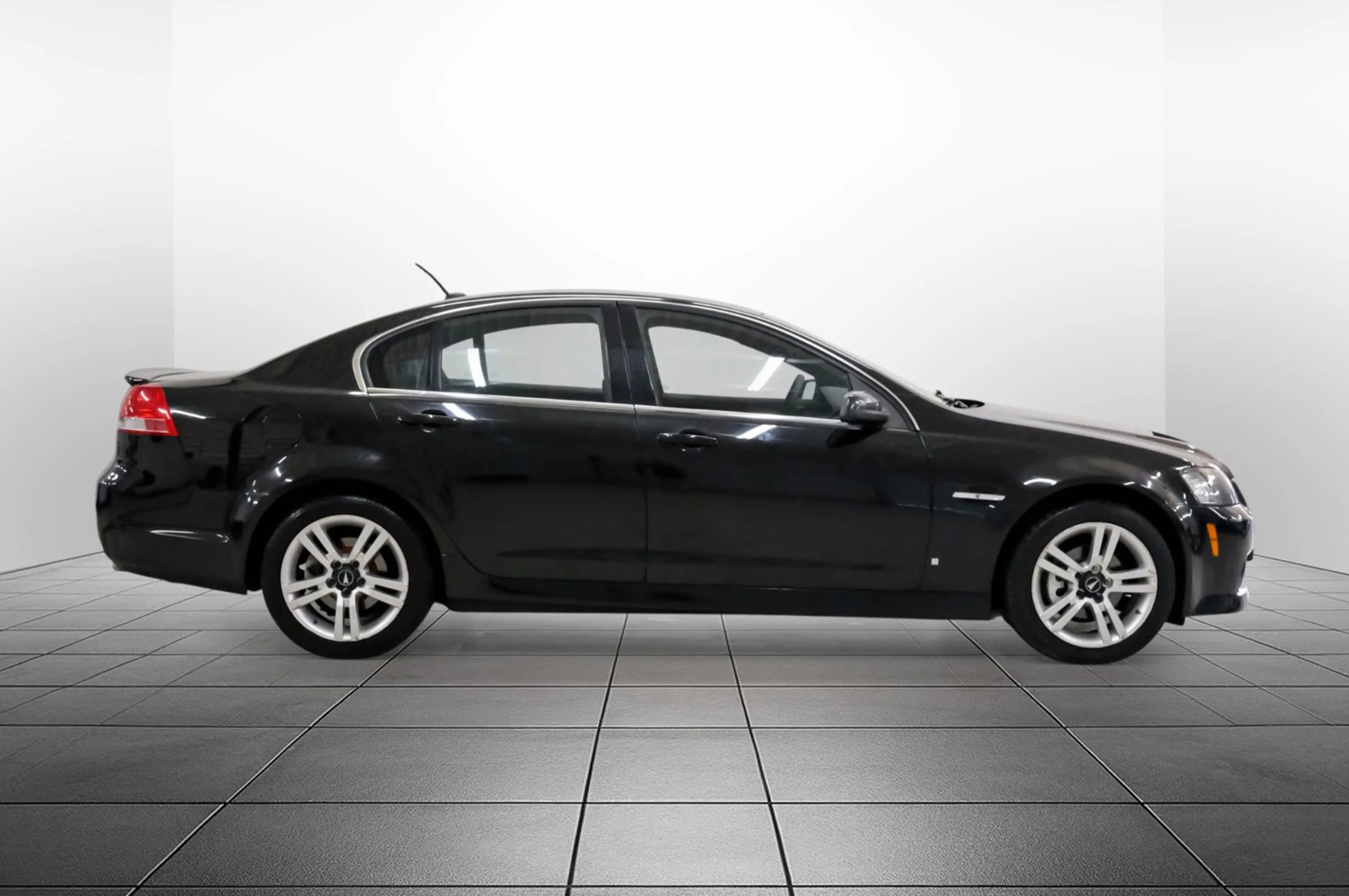 Used 2008 Pontiac G8 image 7