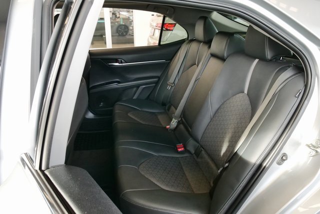 Used 2020 Toyota Camry XSE image 12