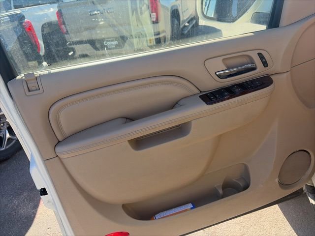 Used 2014 Cadillac Escalade Luxury image 13