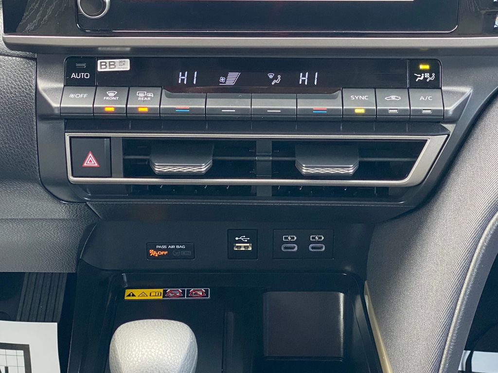 Used 2025 Toyota Camry LE FWD image 21