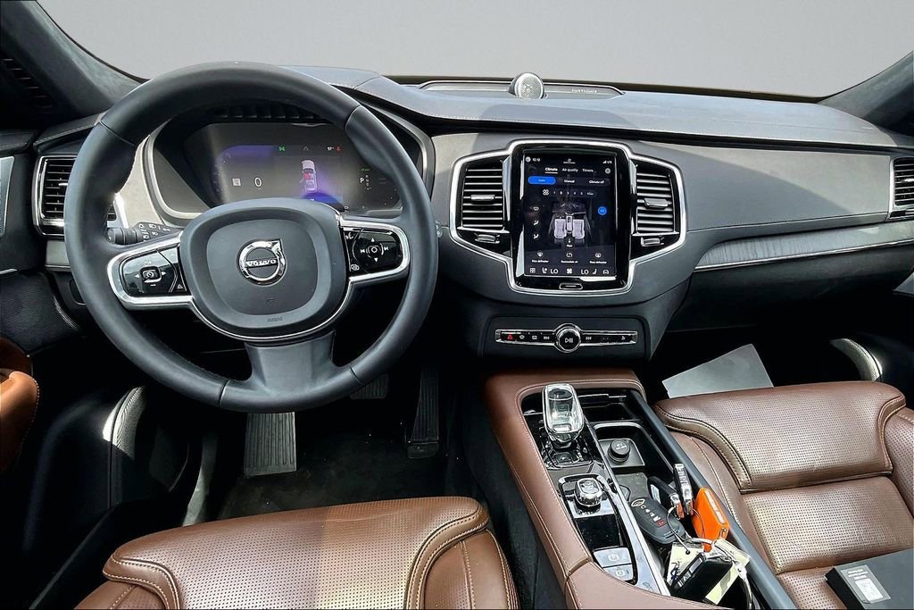 Used 2023 Volvo XC90 T8 Ultimate w/ Lounge Package AWD/4WD image 13