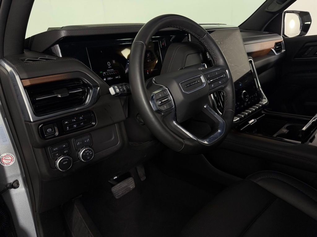 Used 2025 GMC Yukon Denali image 22