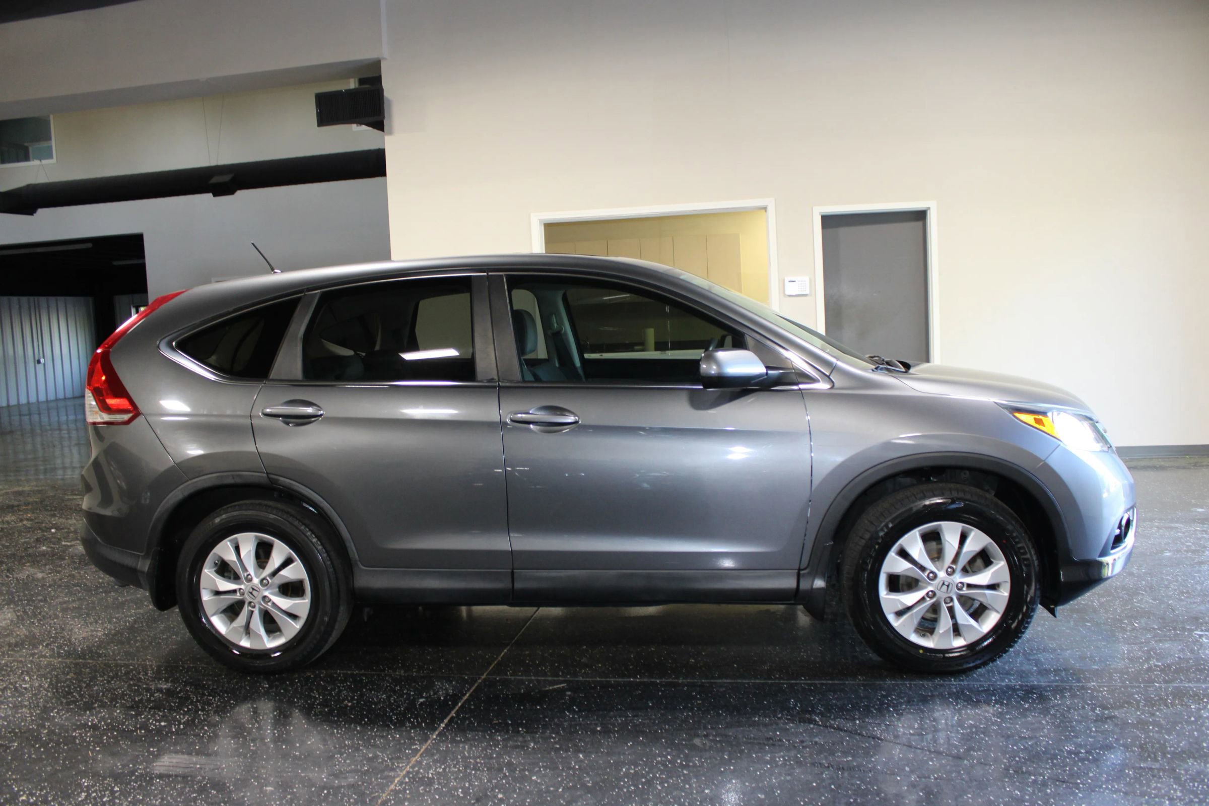 Used 2013 Honda CR-V EX image 2