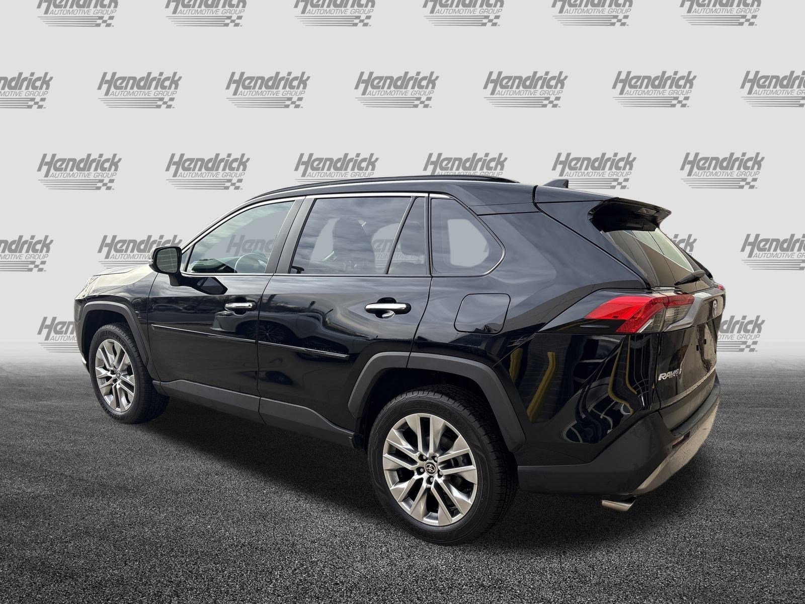 Used 2022 Toyota RAV4 Limited image 8