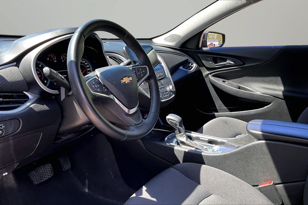 Used 2024 Chevrolet Malibu LT w/ Midnight Edition FWD image 15