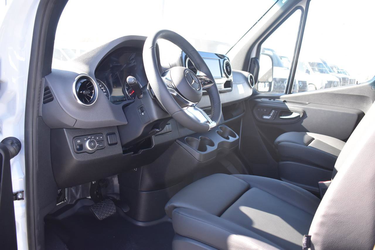 New 2025 Mercedes-Benz Sprinter 2500 image 10