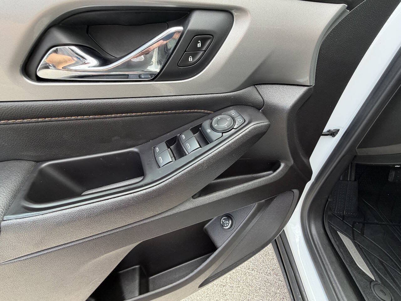 Used 2019 Chevrolet Traverse LT AWD/4WD image 10