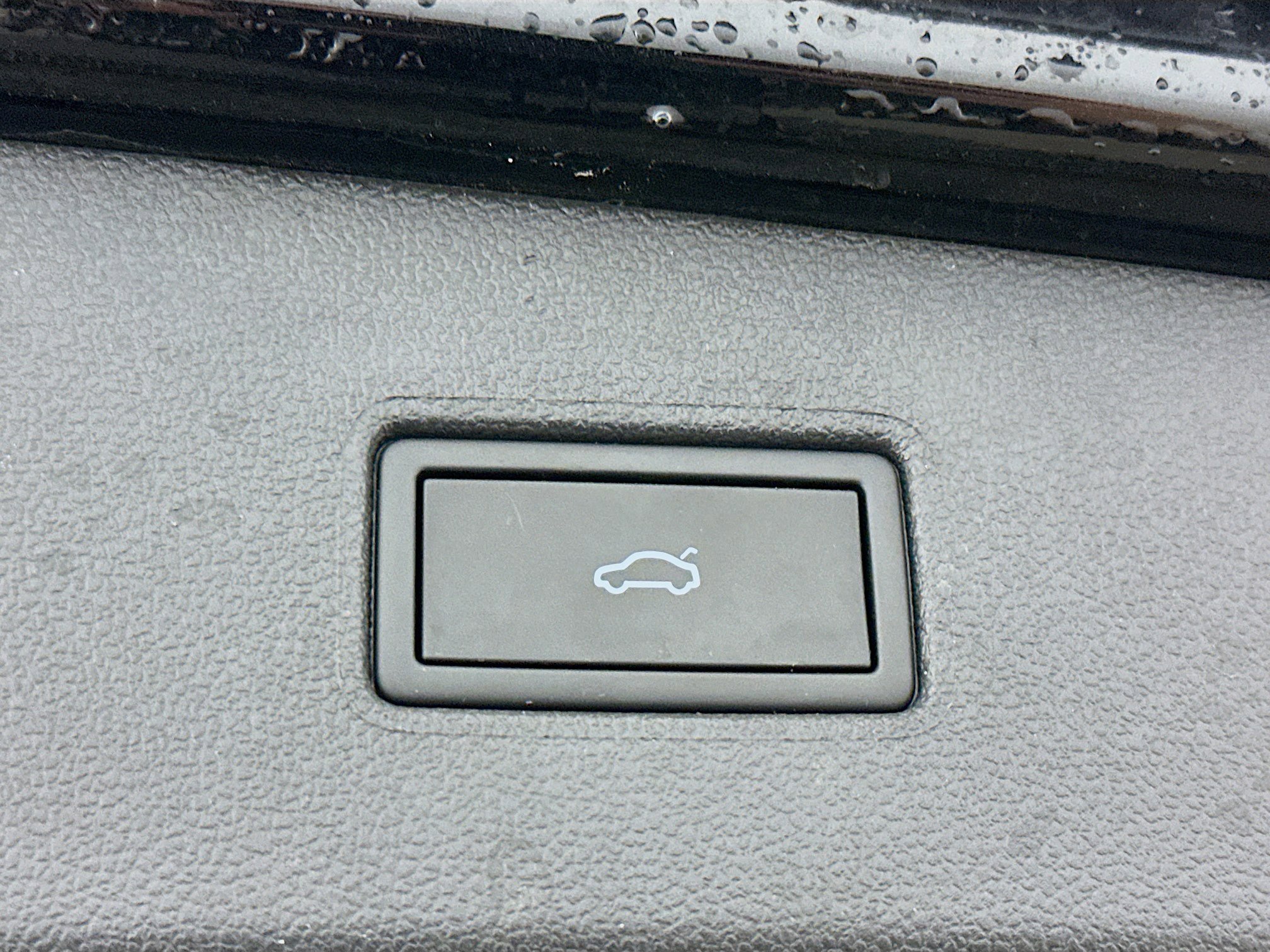 Used 2024 Volkswagen Tiguan SE R-Line image 31