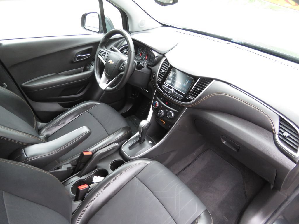 Used 2017 Chevrolet Trax LT w/ LT Convenience Package AWD/4WD image 14