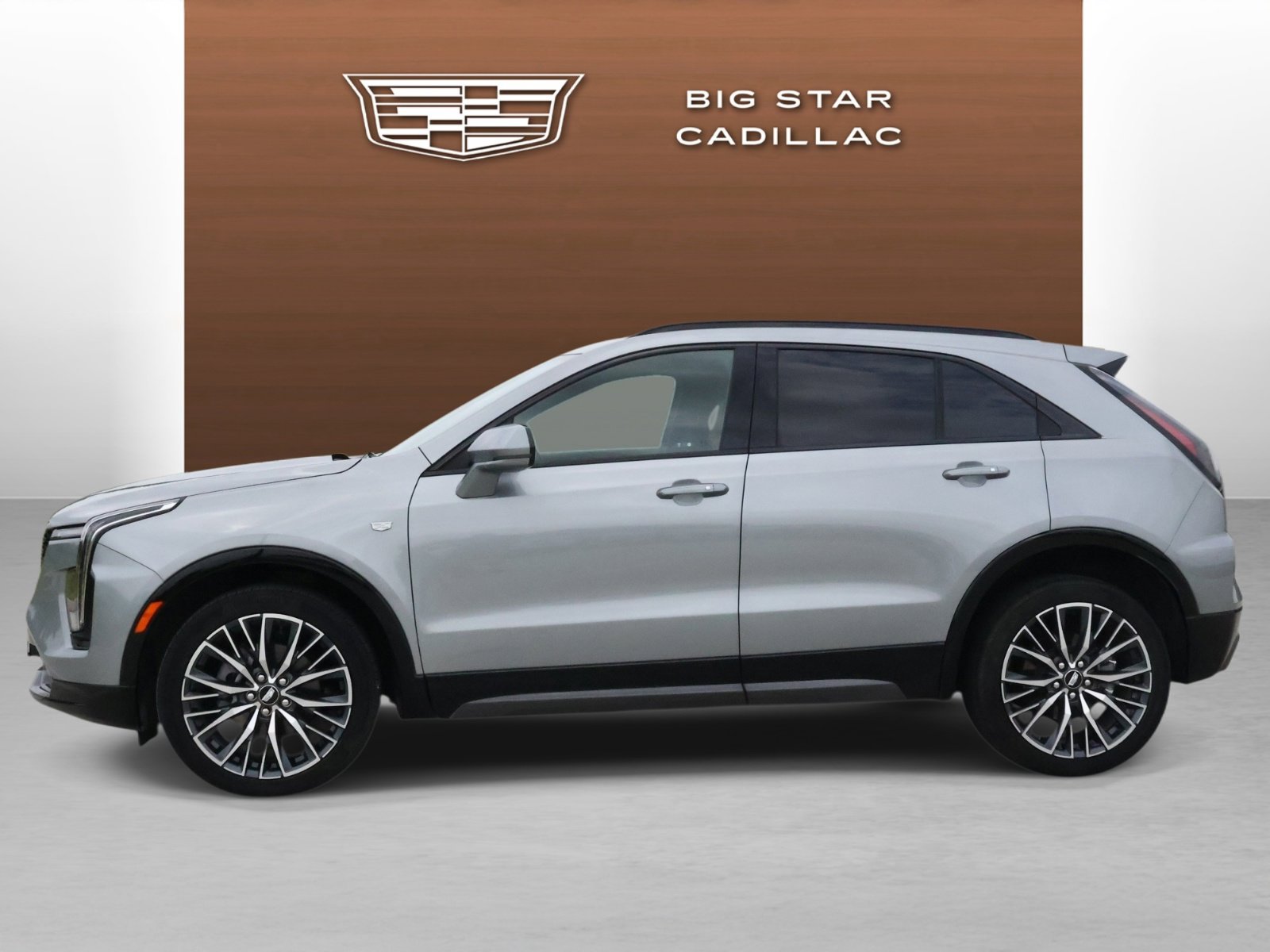 Used 2024 Cadillac XT4 Sport FWD image 2