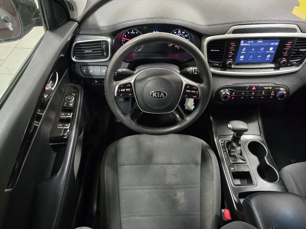 Used 2019 Kia Sorento LX image 23