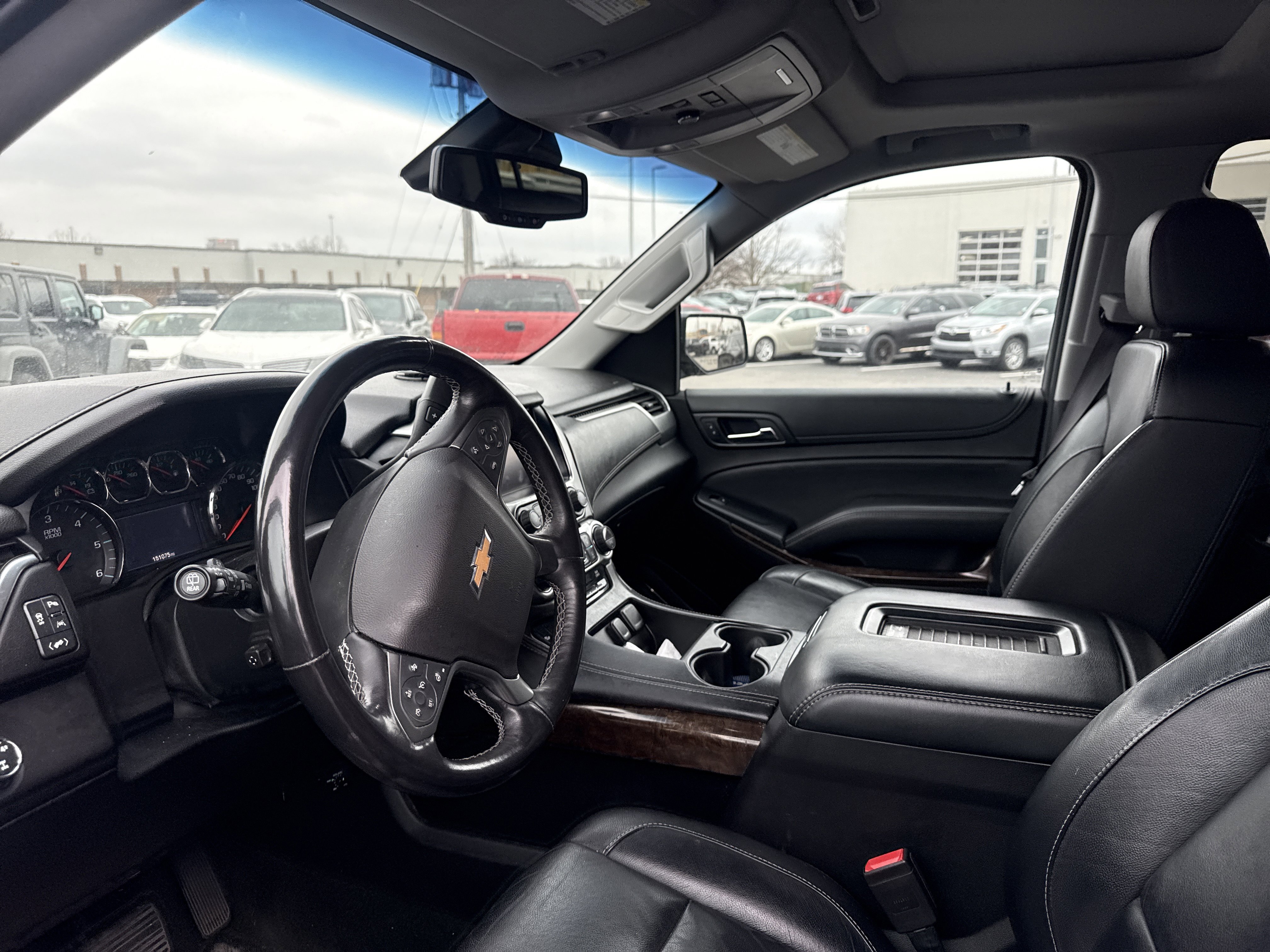 Used 2016 Chevrolet Suburban LT image 8