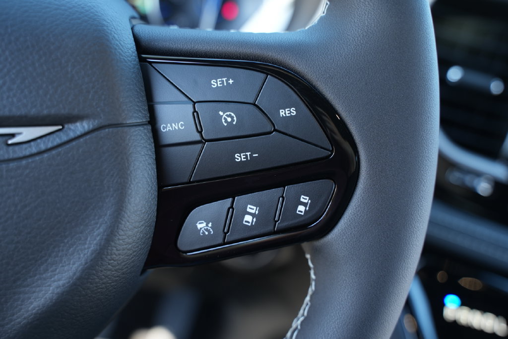 New 2027 Chrysler Pacifica Limited FWD image 31