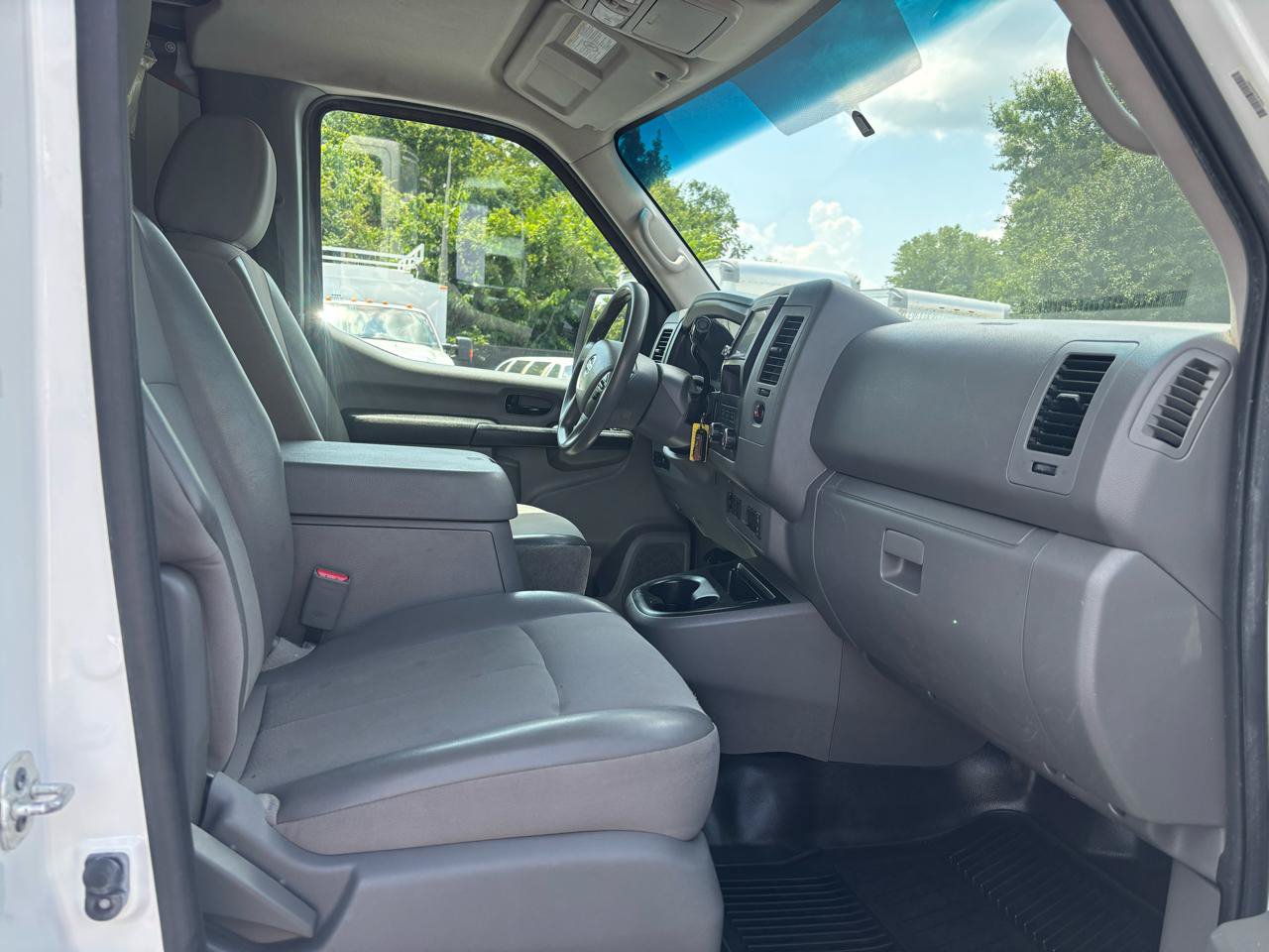 Used 2020 Nissan NV 2500 SV RWD image 9