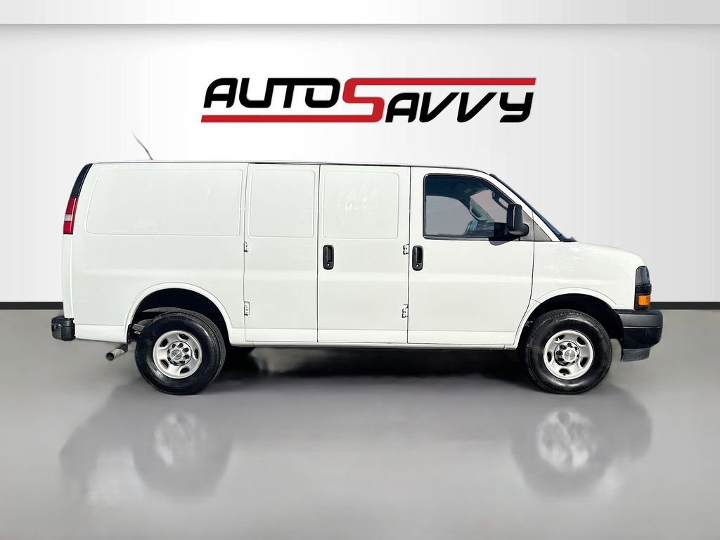Used 2024 Chevrolet Express 3500 w/ Driver Convenience Package image 8