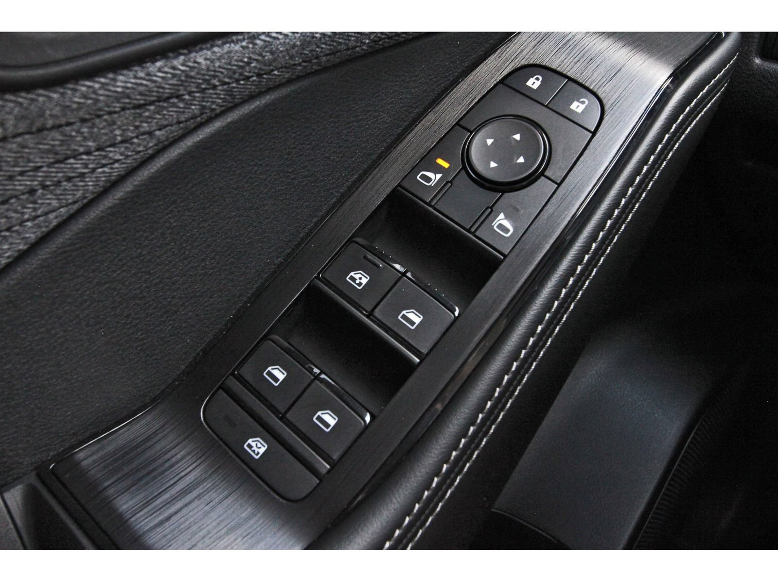 Used 2023 Nissan Rogue SV FWD image 22