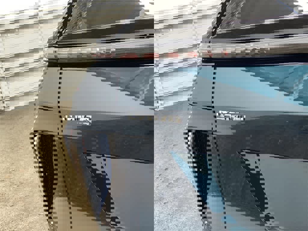 Certified 2025 Cadillac Lyriq Luxury w/ LPO, Floor Liner Package image 10