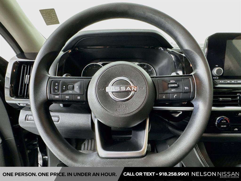 Used 2022 Nissan Pathfinder S FWD image 11