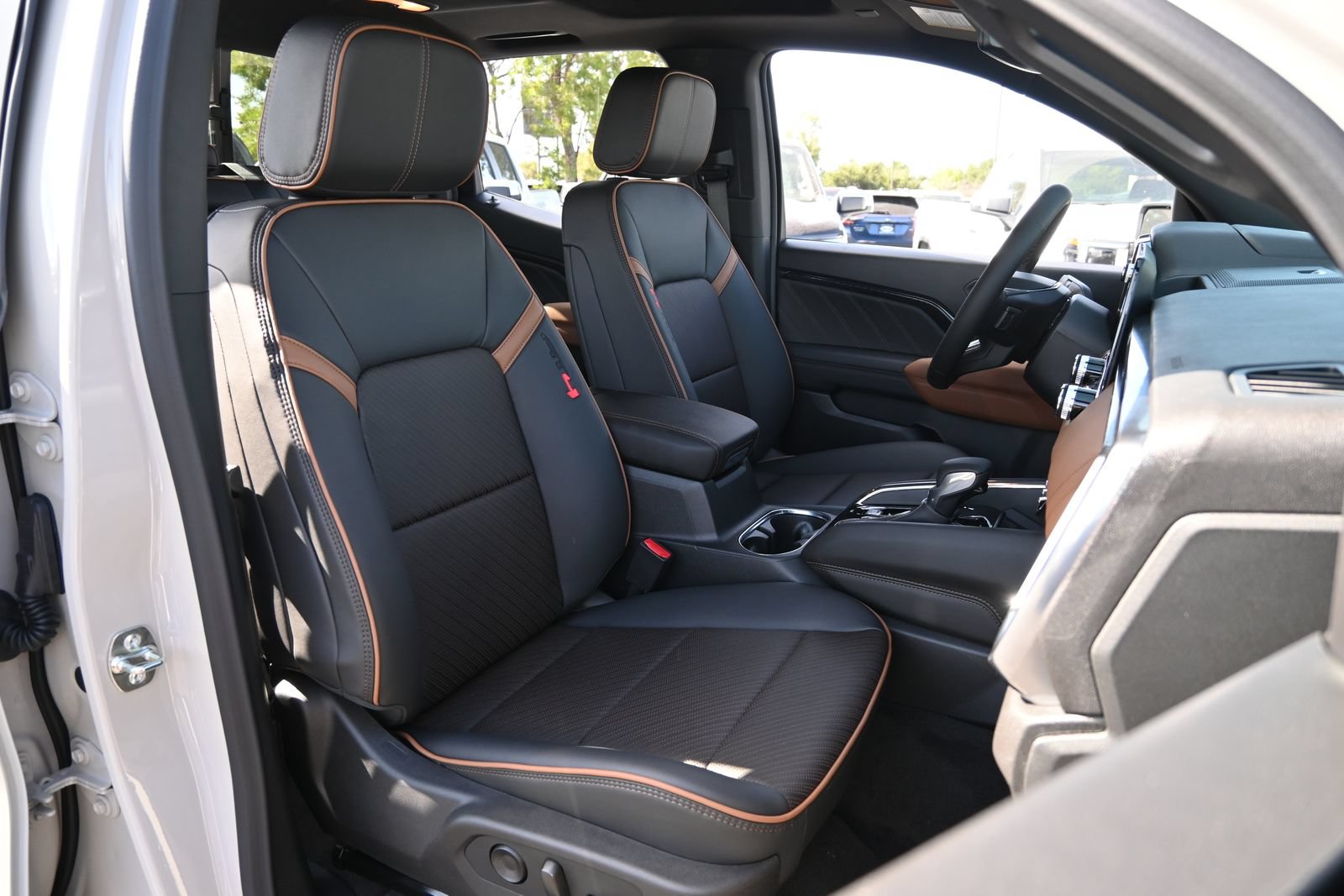 New 2026 GMC Canyon AT4 w/ Technology Plus Package AWD/4WD image 25