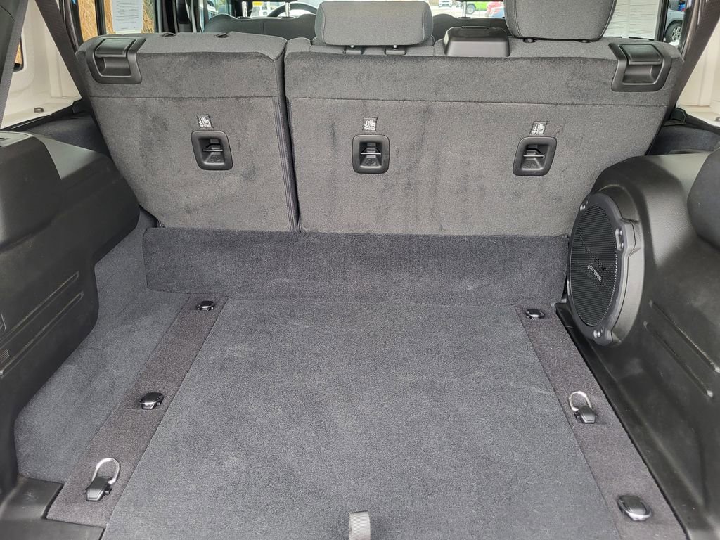 Used 2024 Jeep Wrangler Unlimited image 32