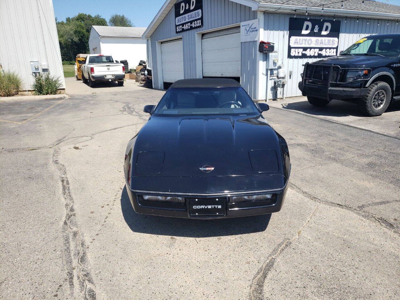 Used 1989 Chevrolet Corvette Convertible RWD image 3