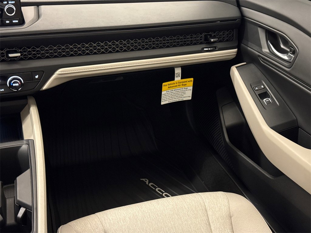 New 2025 Honda Accord SE image 12