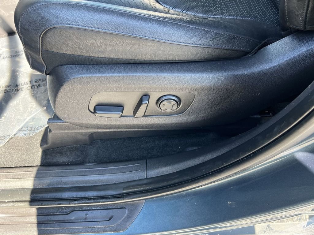 Used 2024 Kia Carnival SX Prestige image 14