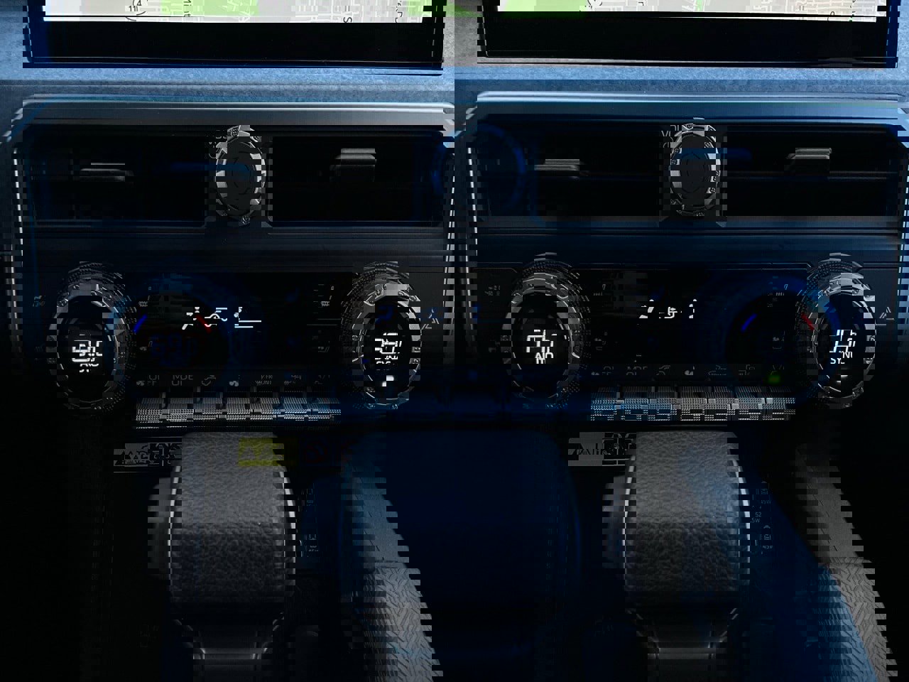 Used 2025 Toyota 4Runner Trailhunter image 35