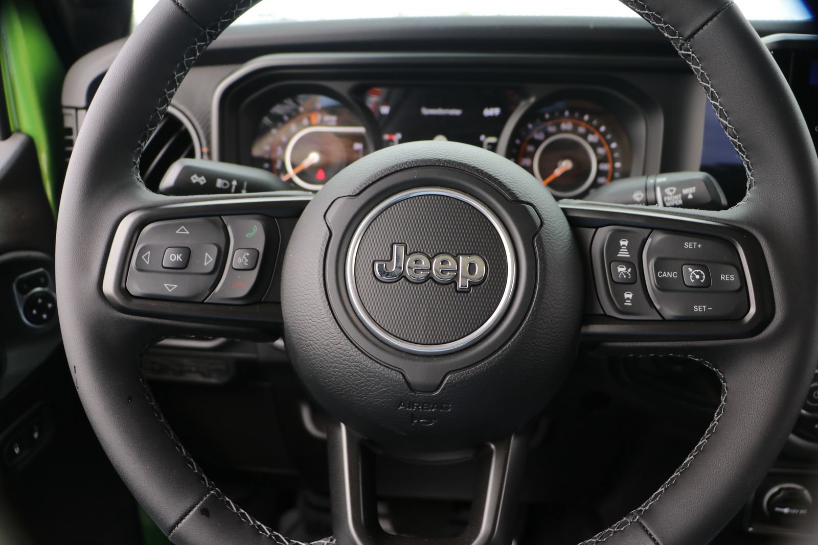 New 2025 Jeep Gladiator Mojave w/ Convenience Group AWD/4WD image 16