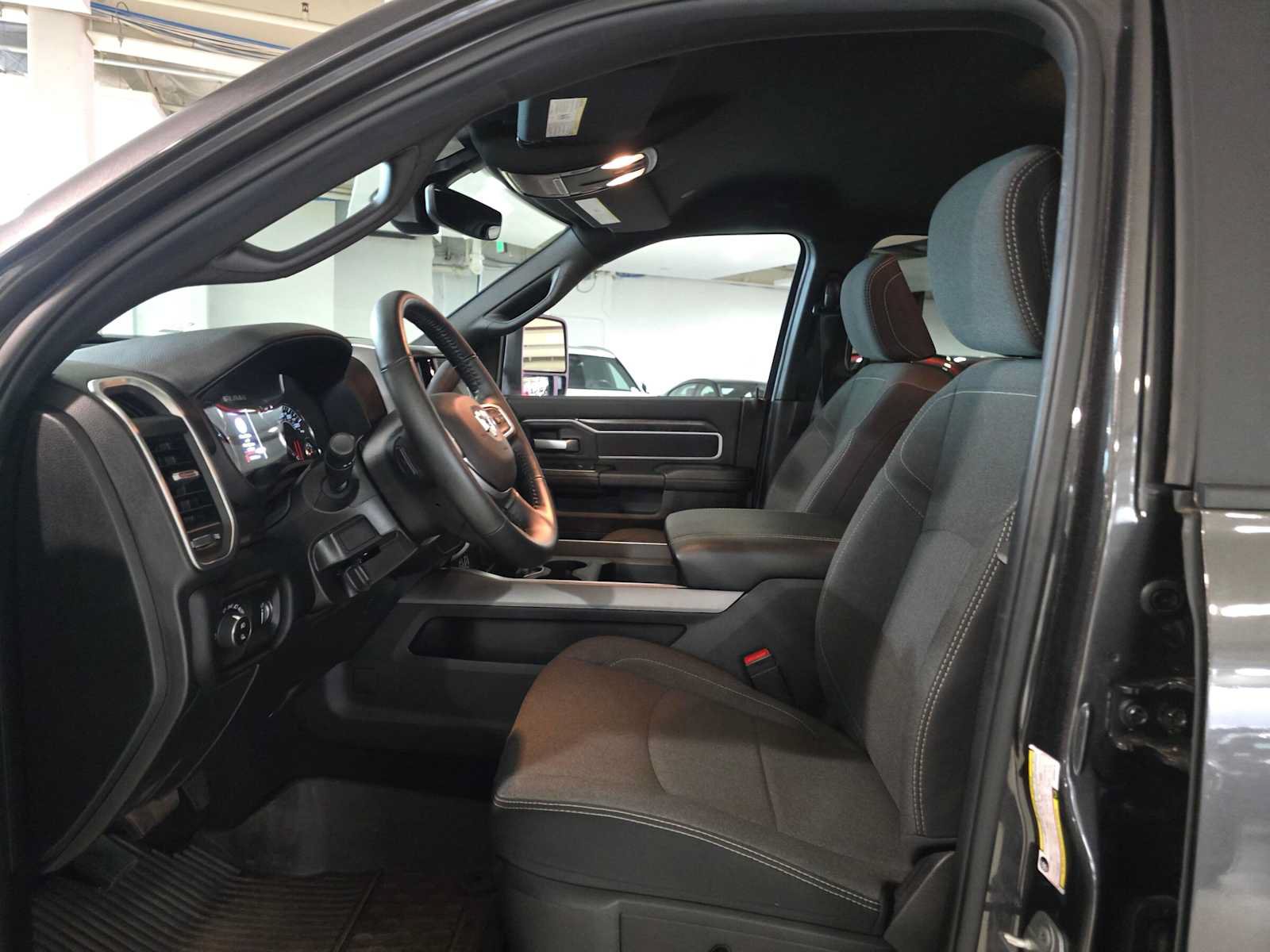 Used 2024 RAM 3500 Big Horn w/ Sport Appearance Package AWD/4WD image 20