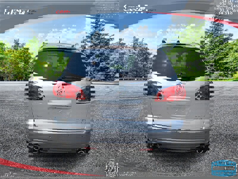 Used 2009 Buick Enclave CXL w/ Driver Confidence Package image 4