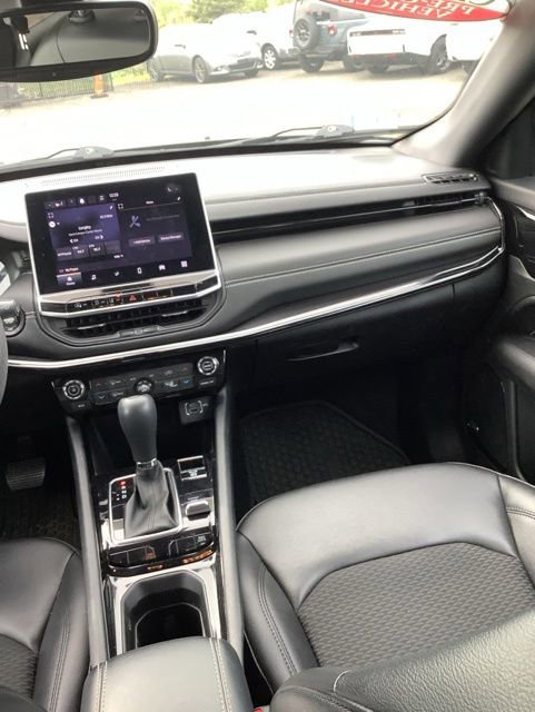 Certified 2022 Jeep Compass Latitude w/ Sun and Sound Group AWD/4WD image 21