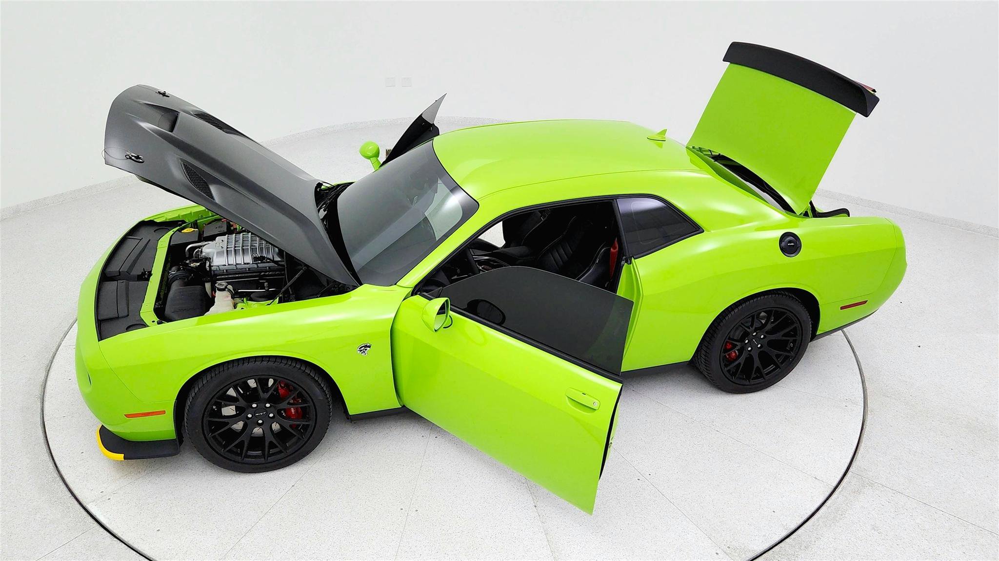 Used 2015 Dodge Challenger SRT Hellcat image 9