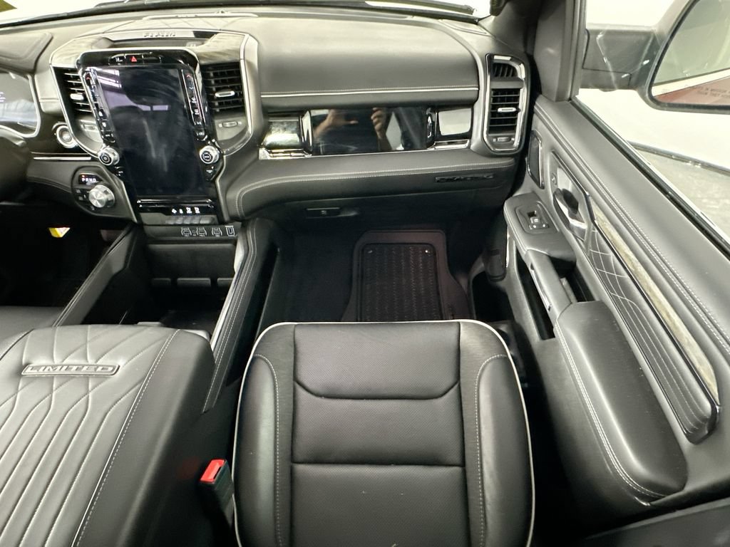 Used 2025 RAM 1500 Limited AWD/4WD image 11