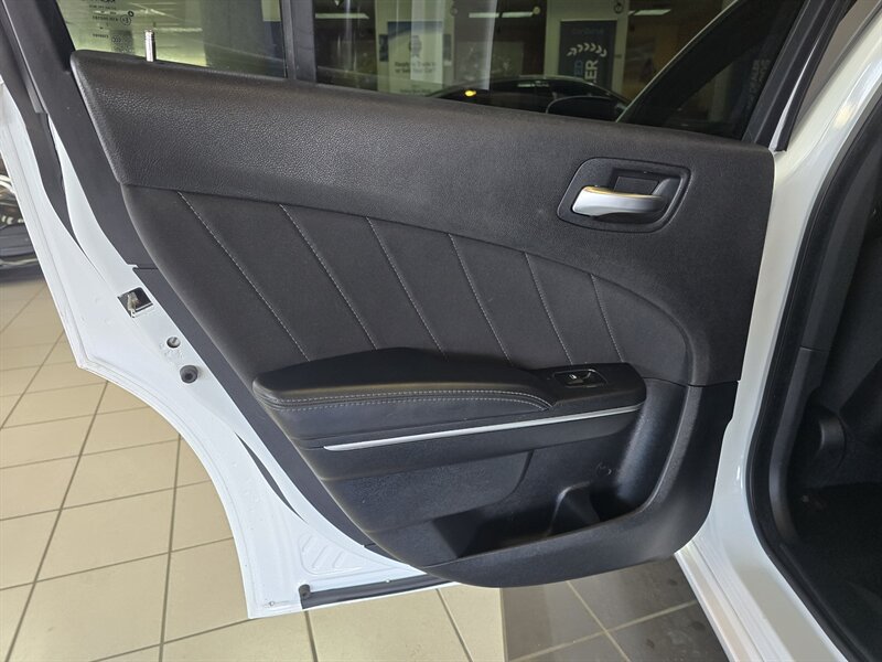 Used 2016 Dodge Charger R/T RWD image 9