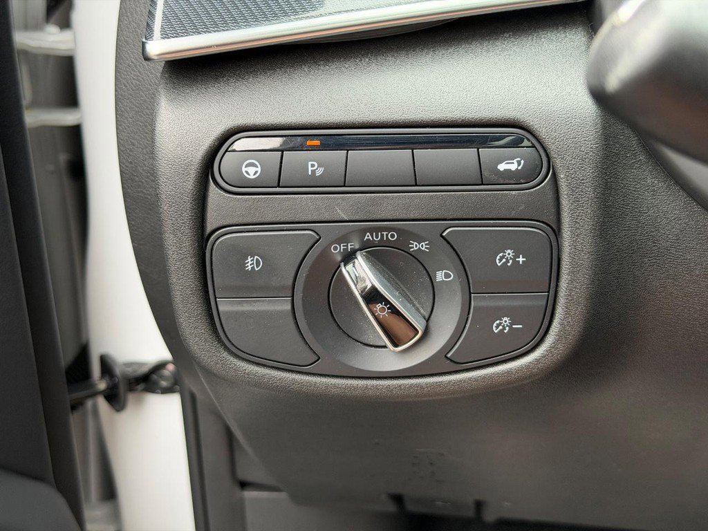 Used 2023 INFINITI QX50 Sport image 17